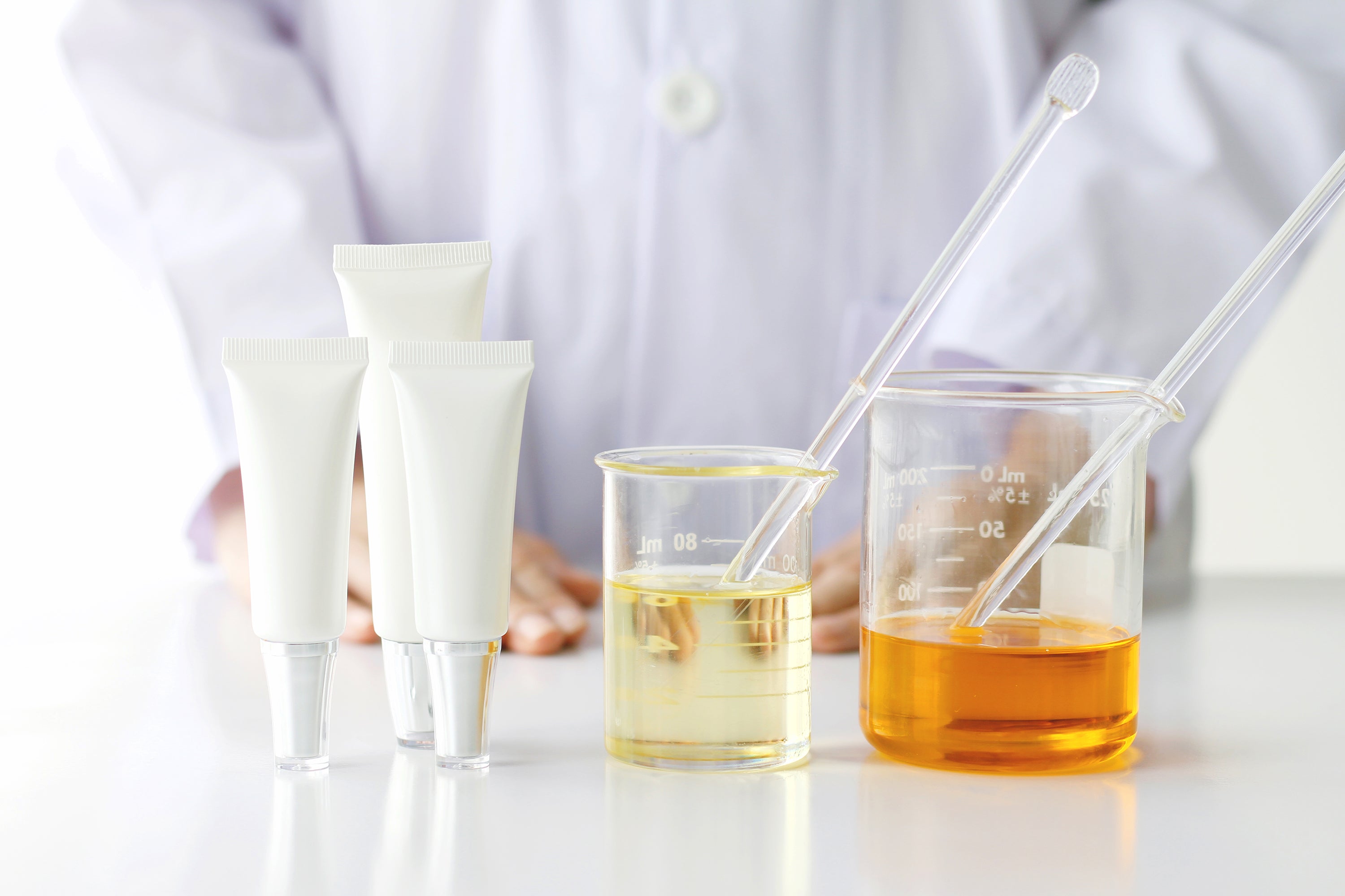 Moderne Wirkstofftechnologie und Derma-Kosmetik Entwicklung bei YAWEND Skintech